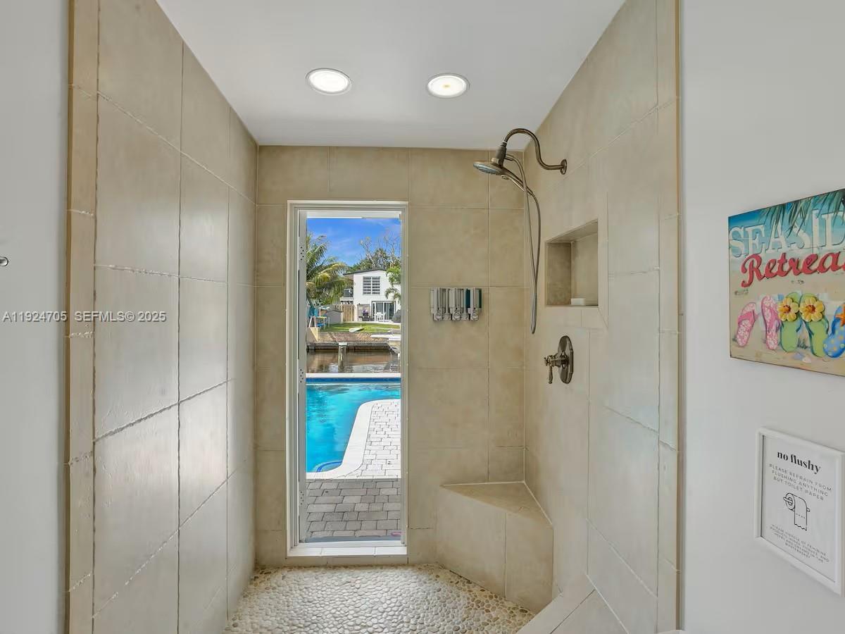 LAUDERDALE ISLES NO 2 - Residential Lease