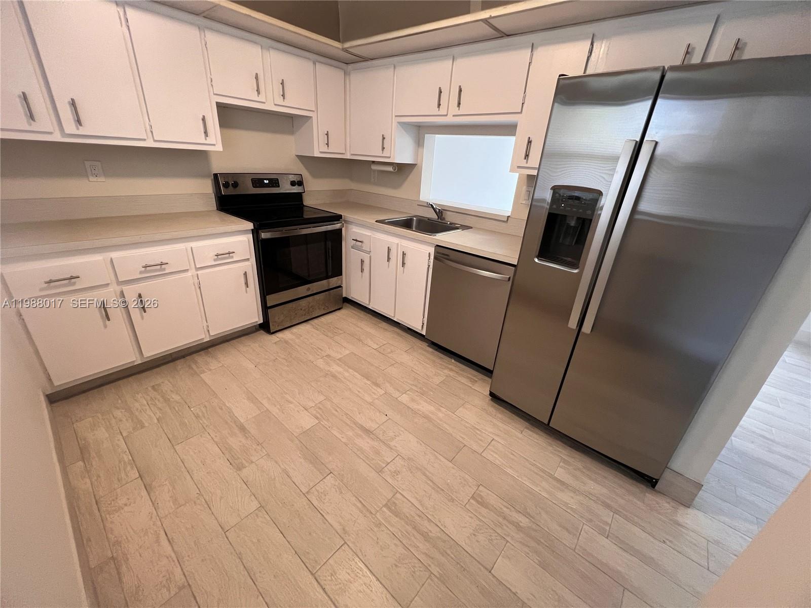 COURTYARDS OF BROWARD CON - Residential Lease