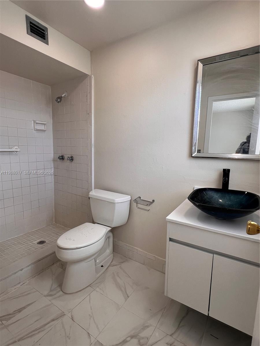 COURTYARDS OF BROWARD CON - Residential Lease