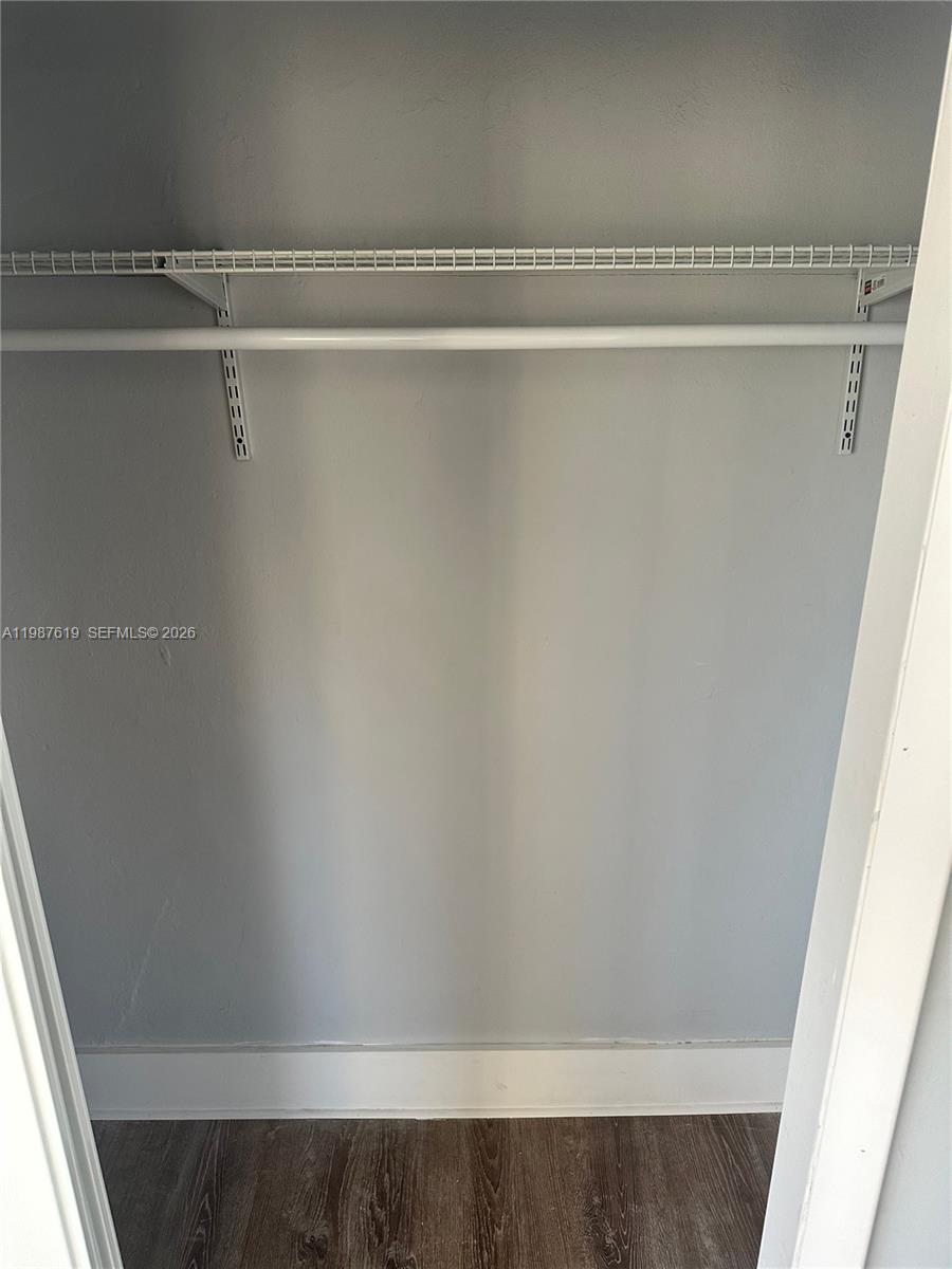 LAWRENCE ESTATES LAND CO - Residential Lease