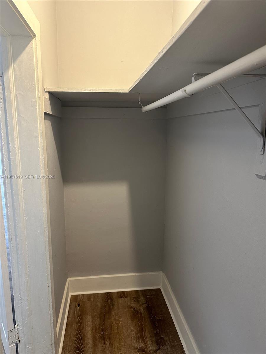 LAWRENCE ESTATES LAND CO - Residential Lease