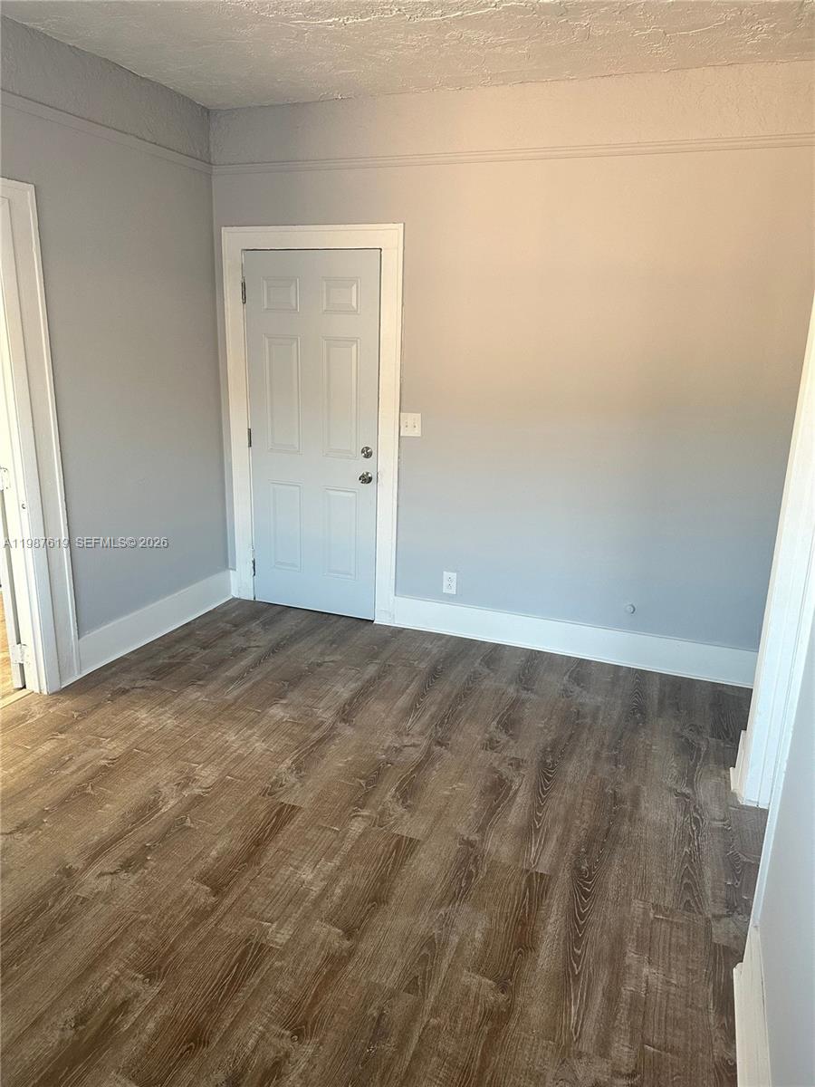 LAWRENCE ESTATES LAND CO - Residential Lease