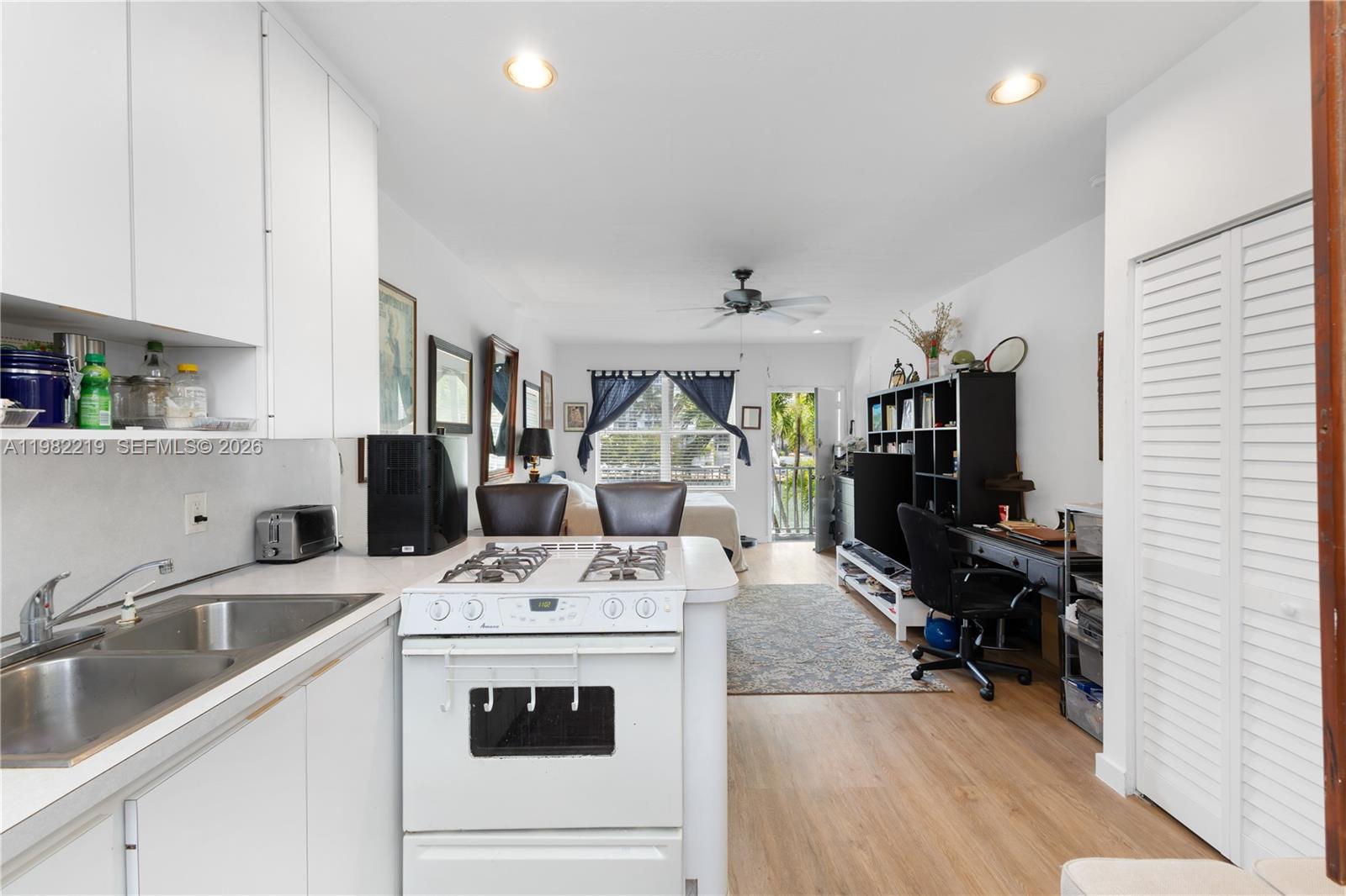 HELEN MAR CONDO - Residential