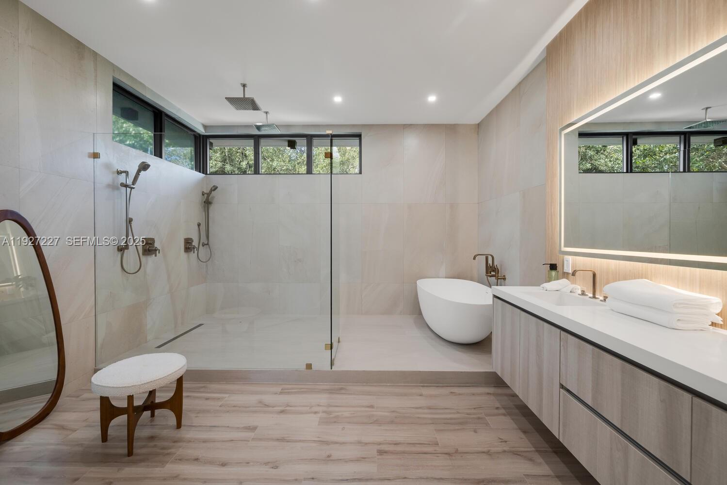 AMD PL GRIFFING BISCAYNE - Residential