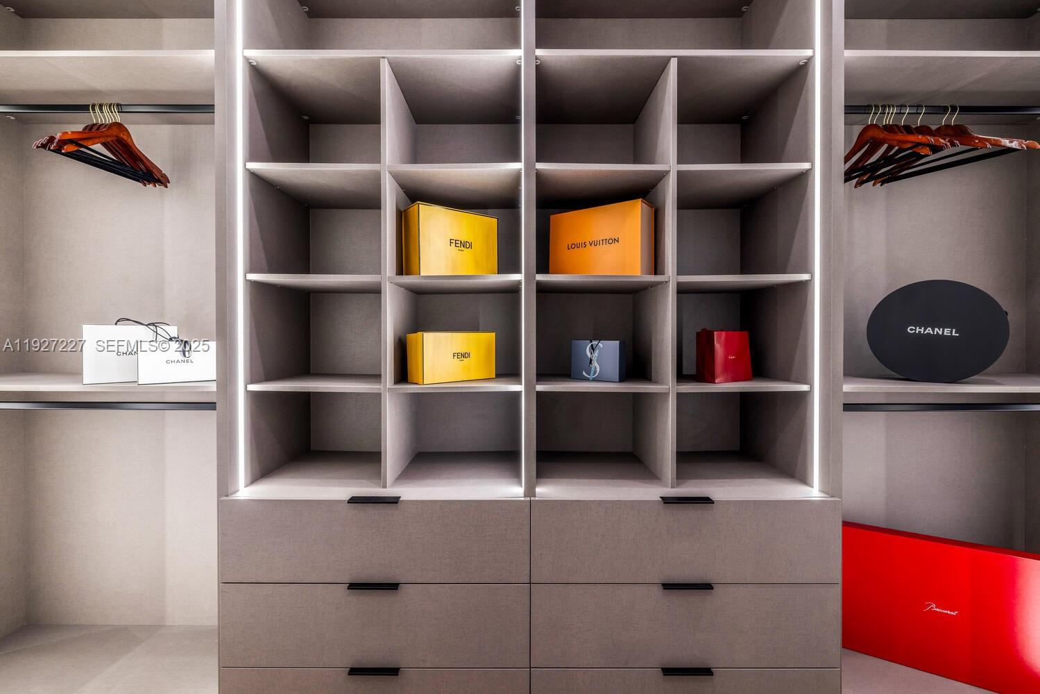 AMD PL GRIFFING BISCAYNE - Residential