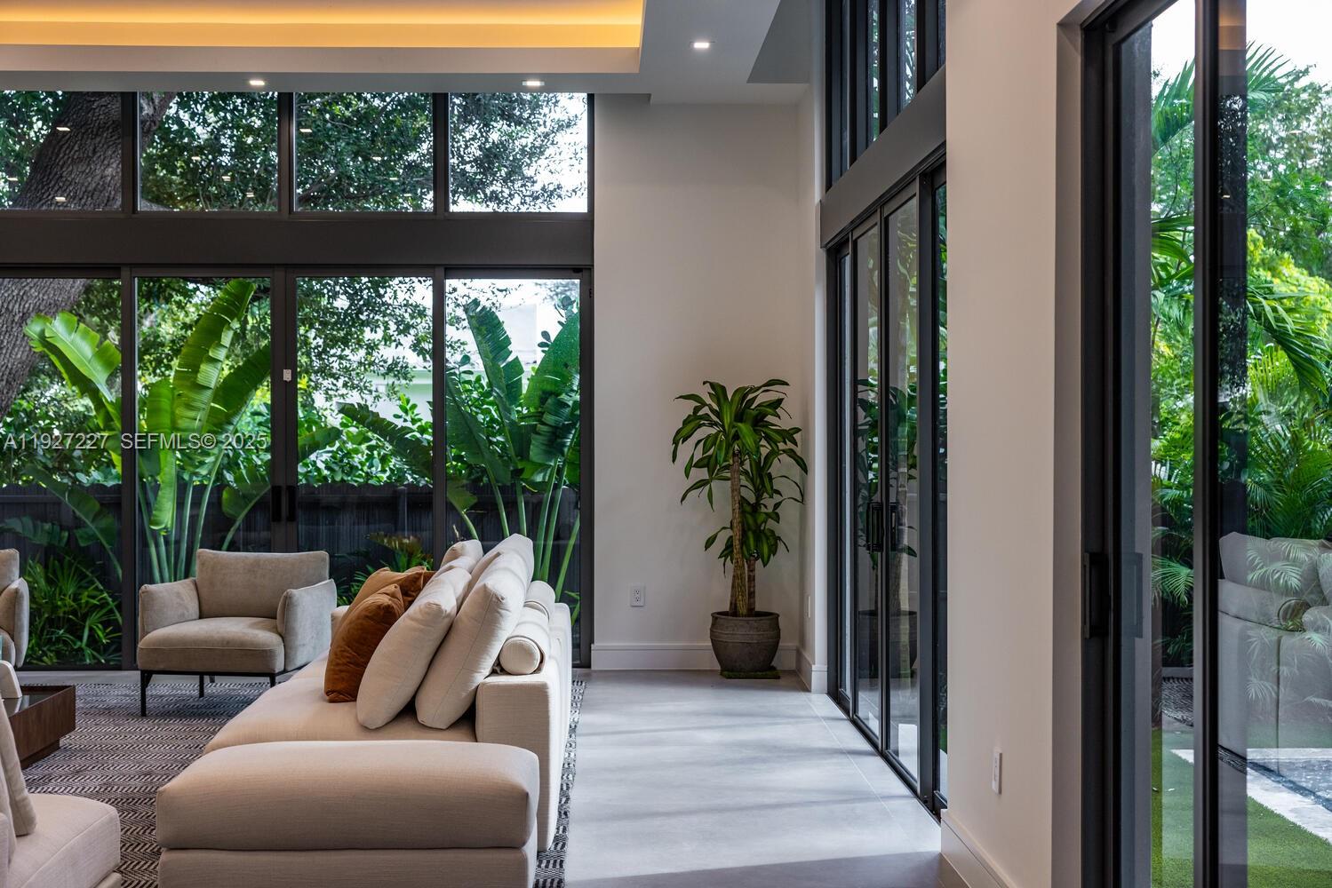 AMD PL GRIFFING BISCAYNE - Residential