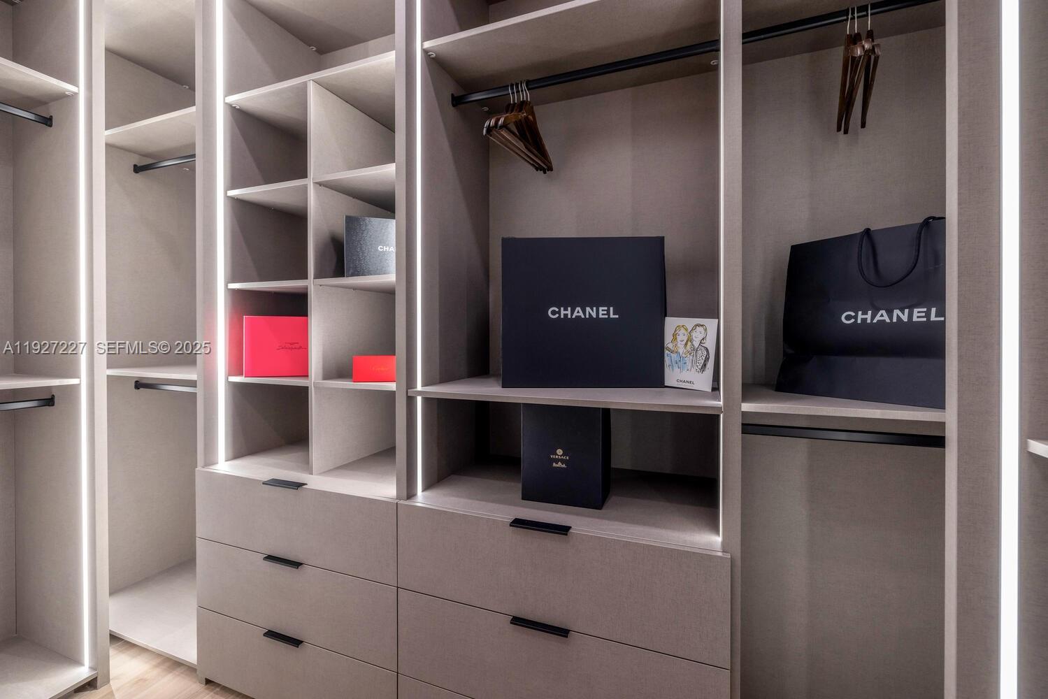 AMD PL GRIFFING BISCAYNE - Residential