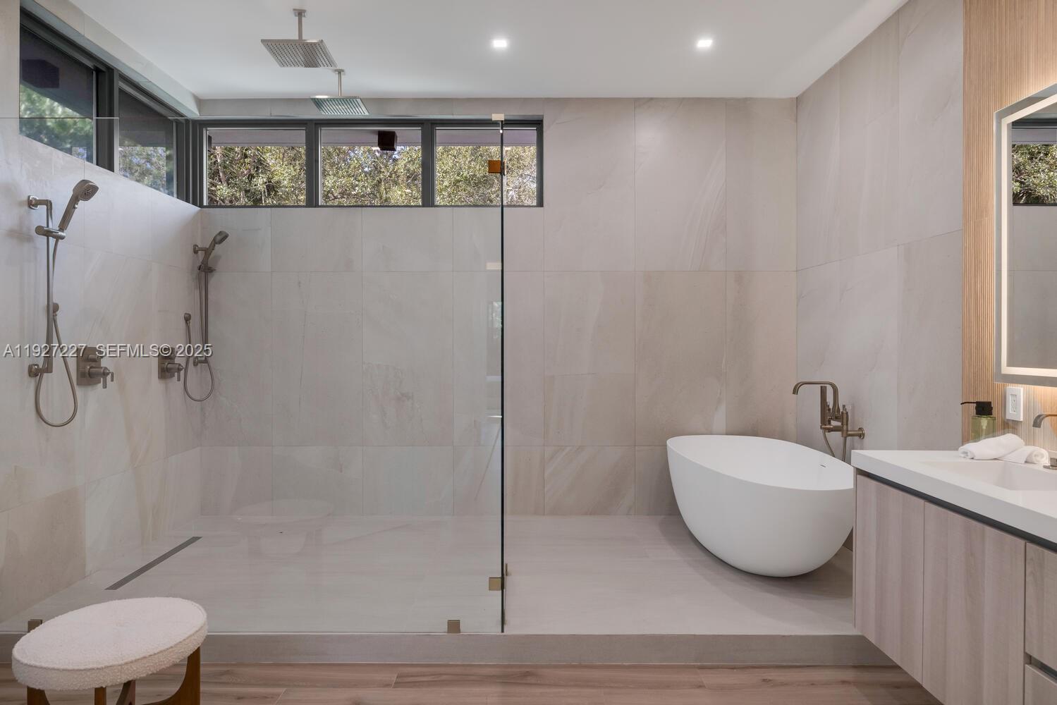 AMD PL GRIFFING BISCAYNE - Residential