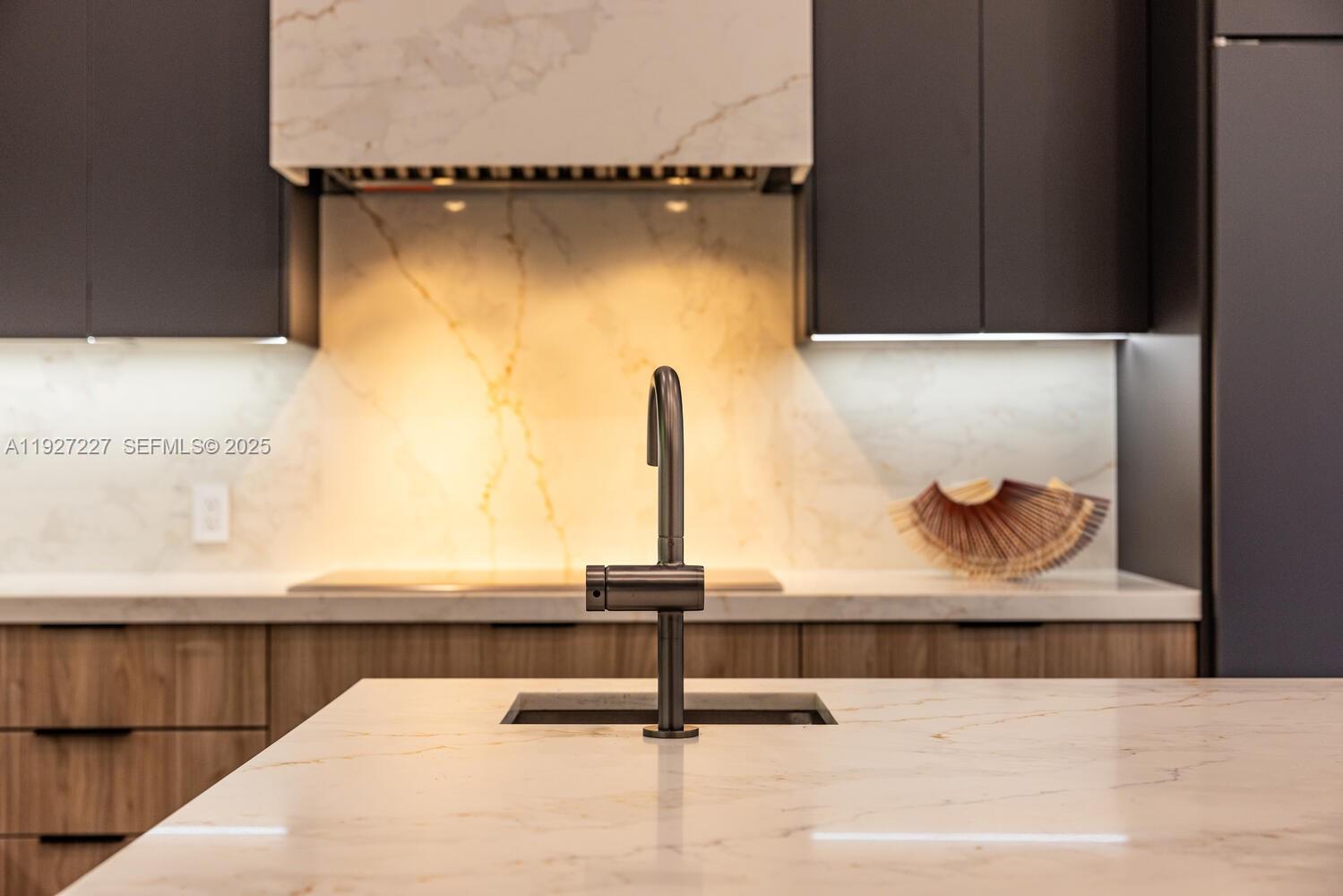 AMD PL GRIFFING BISCAYNE - Residential