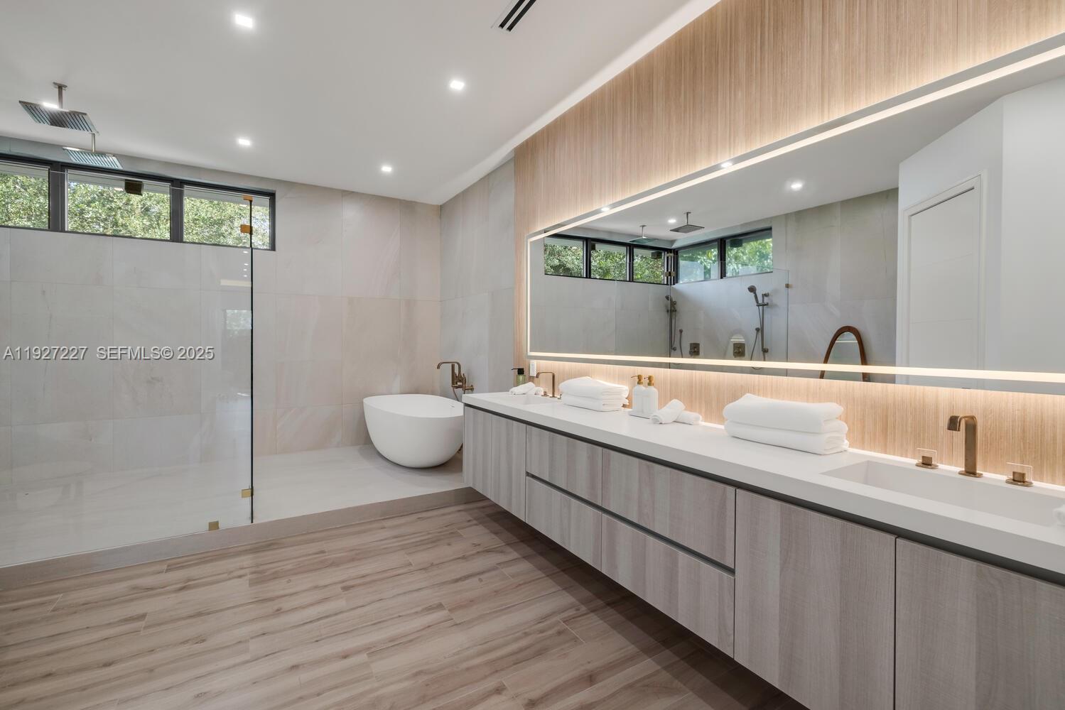 AMD PL GRIFFING BISCAYNE - Residential