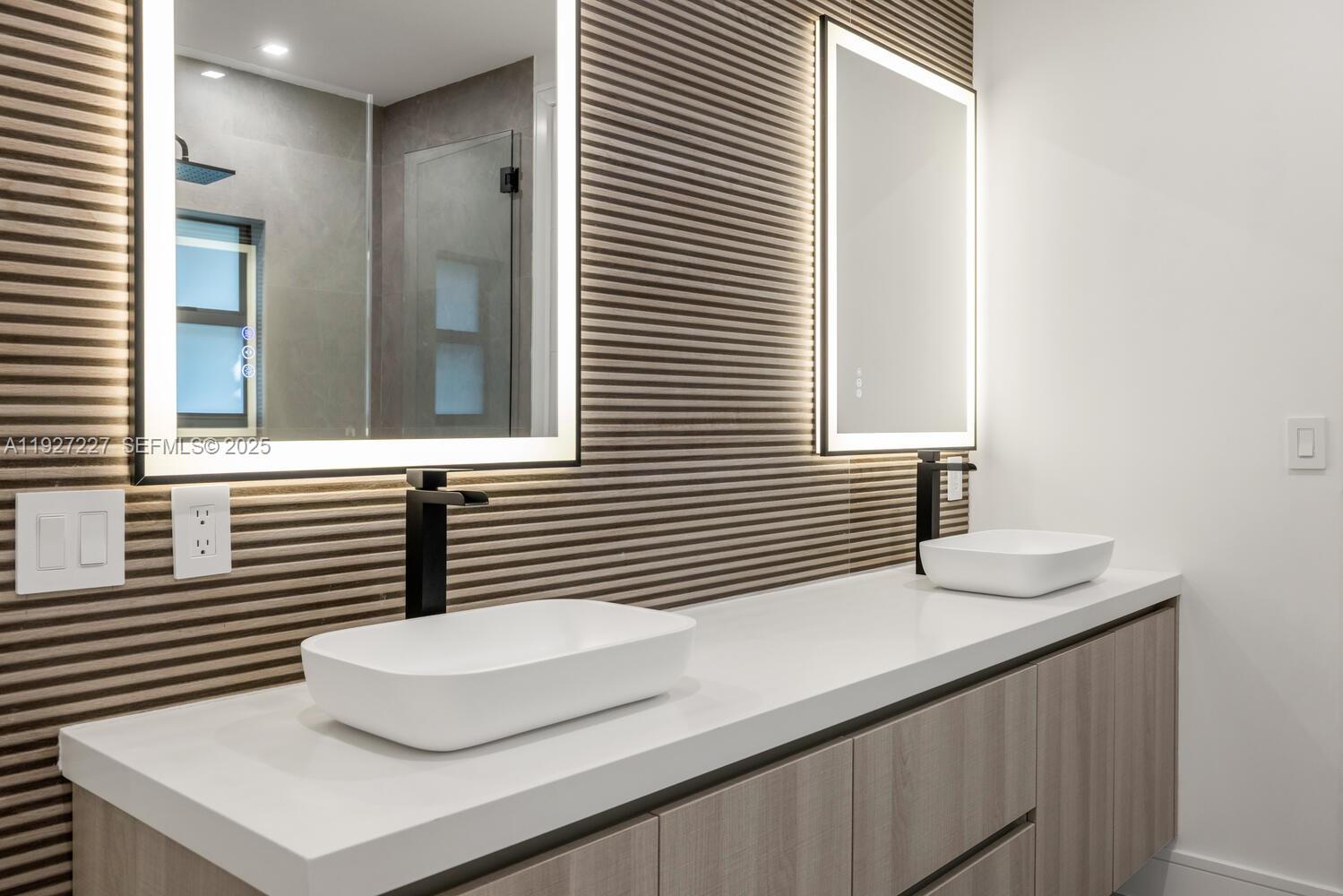 AMD PL GRIFFING BISCAYNE - Residential