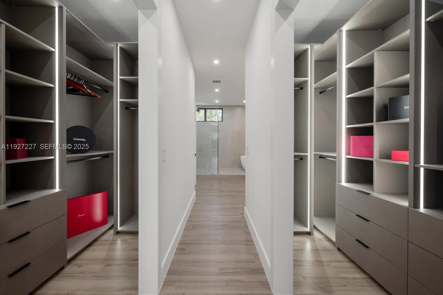 AMD PL GRIFFING BISCAYNE - Residential