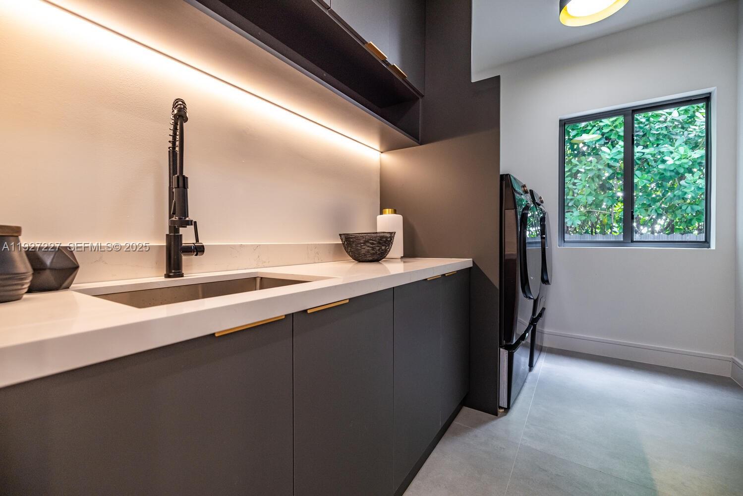 AMD PL GRIFFING BISCAYNE - Residential