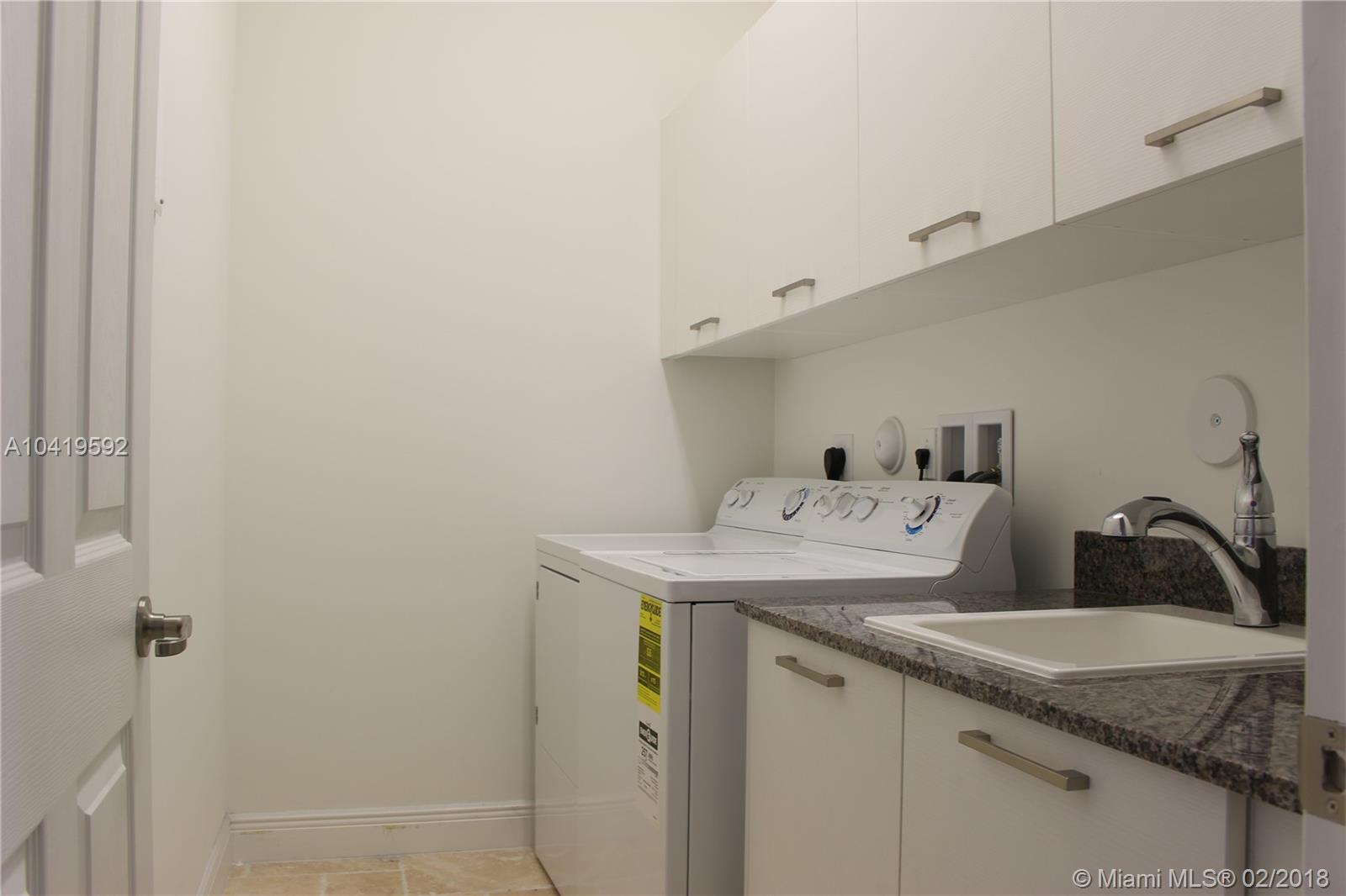 DOWNTOWN DORAL DUTCHER - Residential Lease