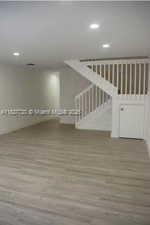 HOLLYWOOD LAWNS - Residential