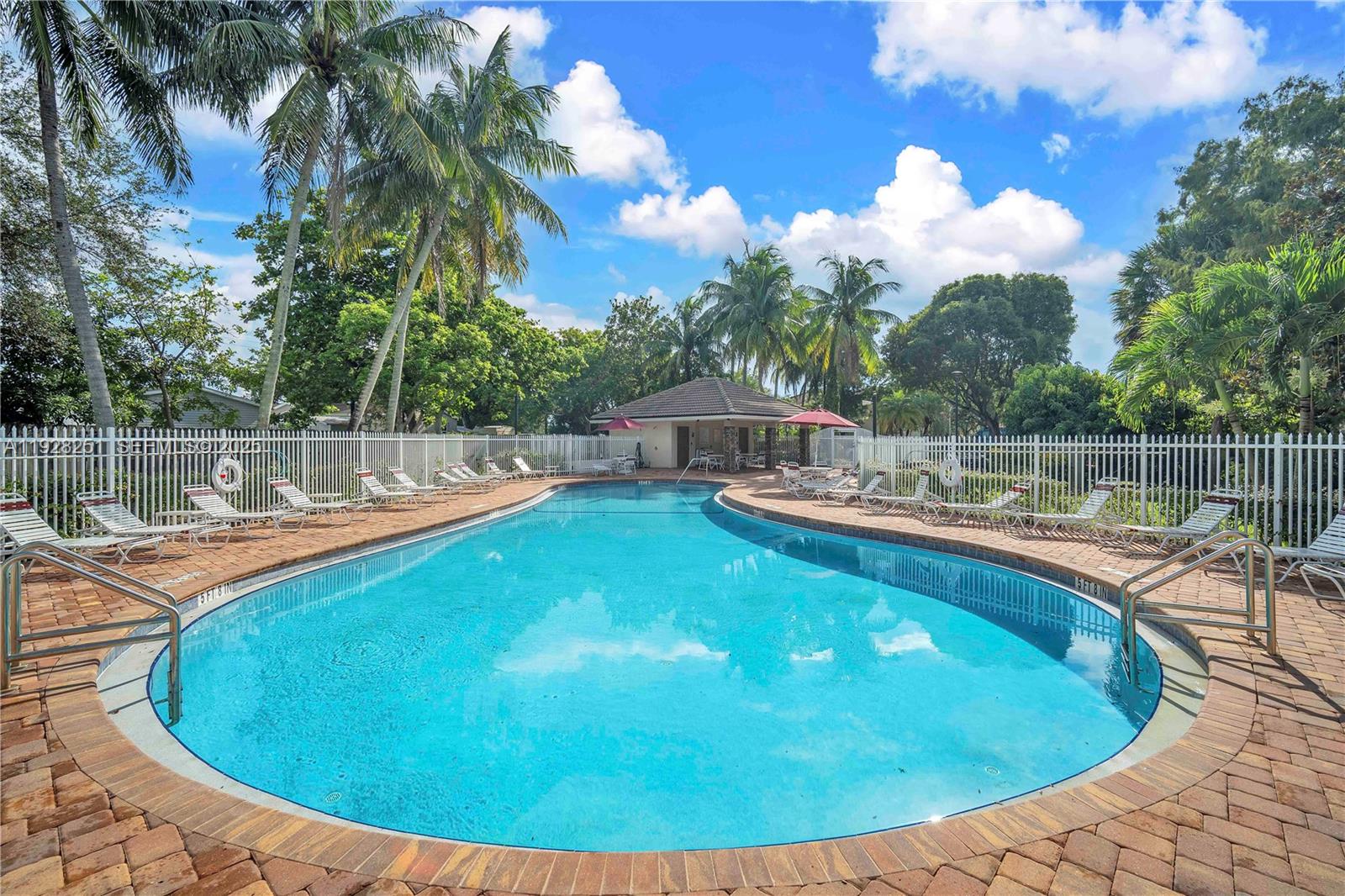 COCOBAY - Residential