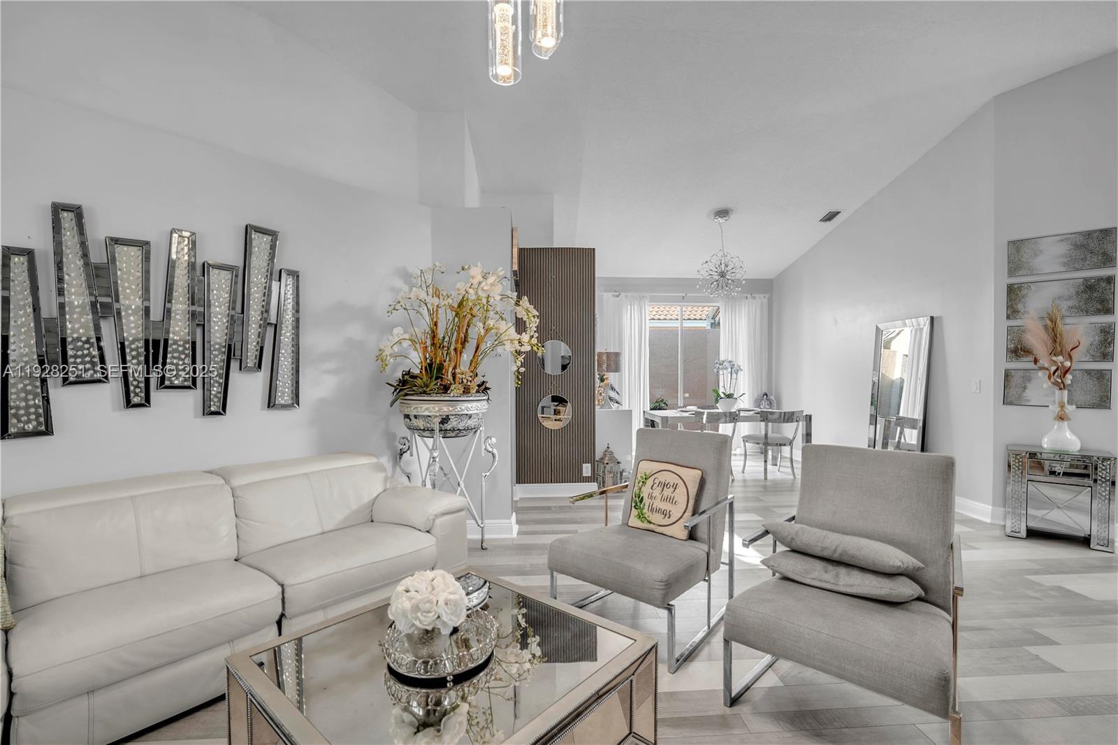 COCOBAY - Residential