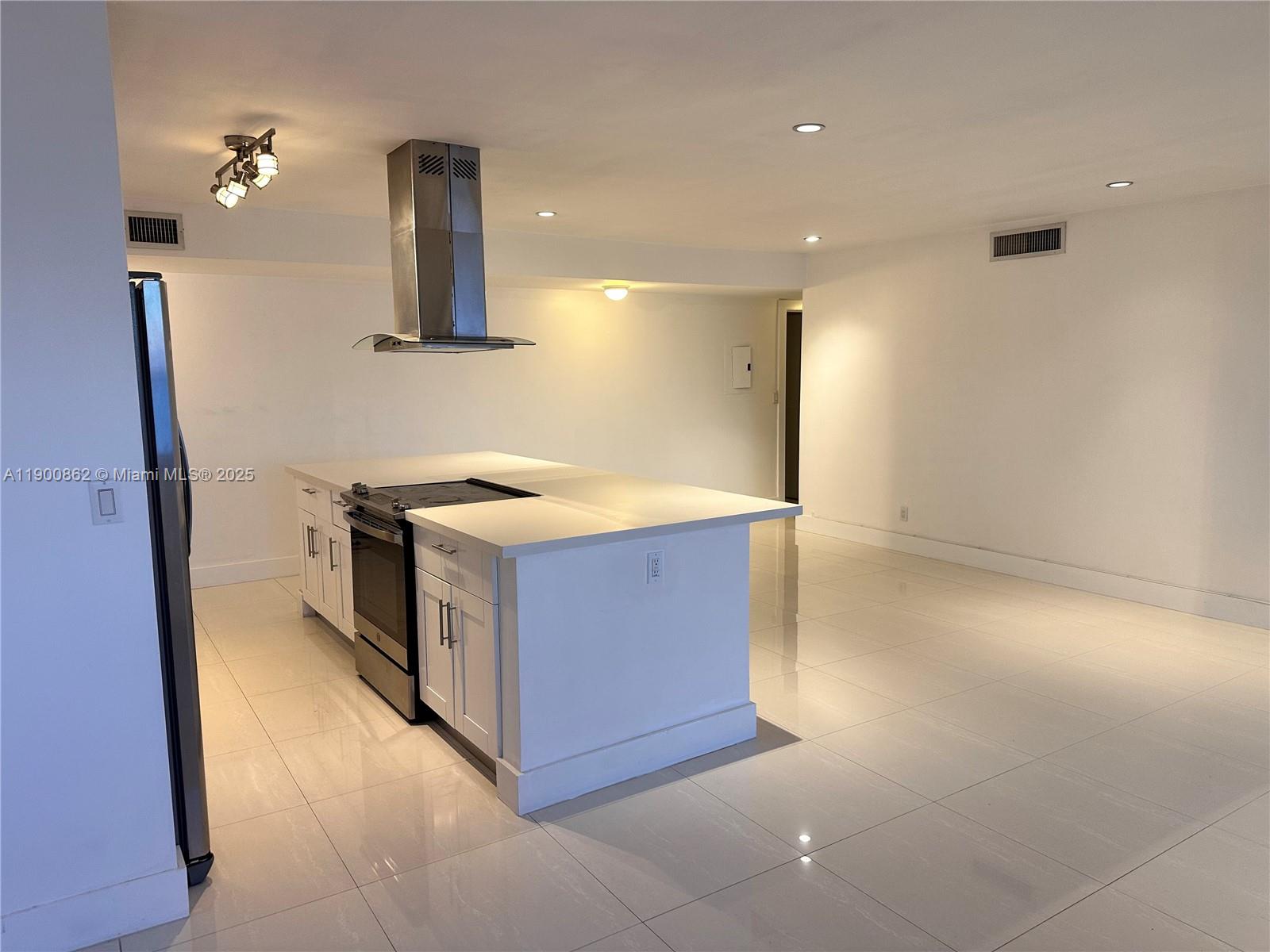 BAY VILLAGE CONDO - Residential Lease