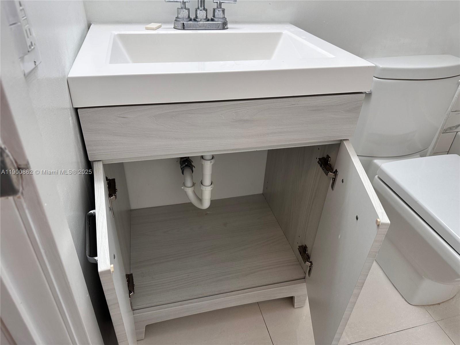 BAY VILLAGE CONDO - Residential Lease