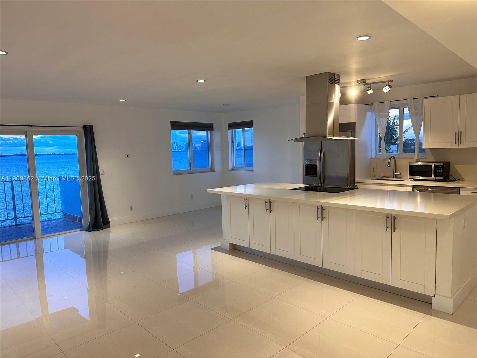 BAY VILLAGE CONDO - Residential Lease