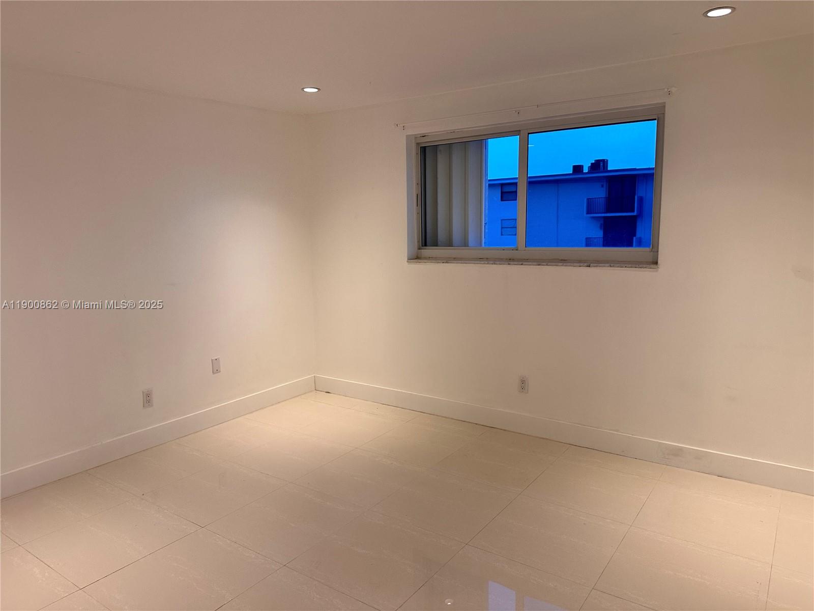 BAY VILLAGE CONDO - Residential Lease