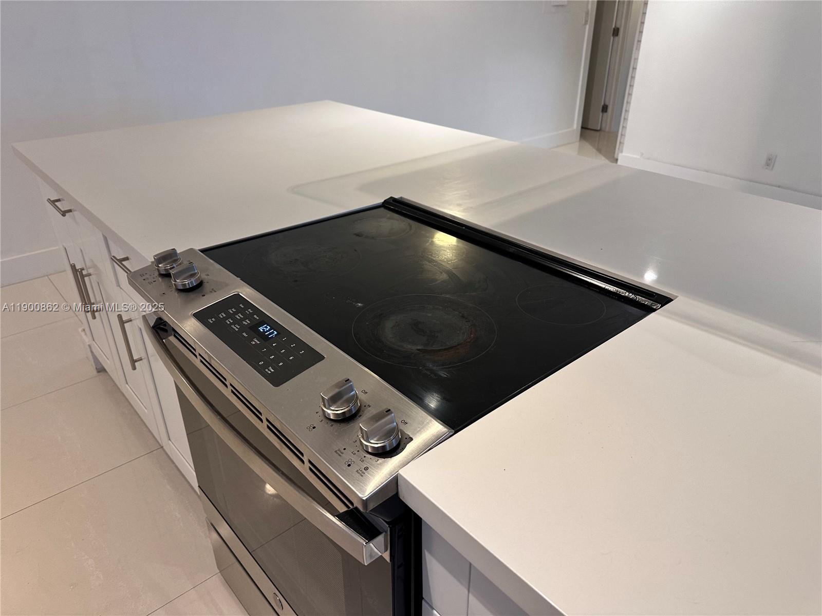 BAY VILLAGE CONDO - Residential Lease