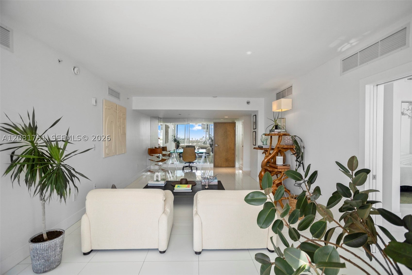 2155 Washington Ct 601