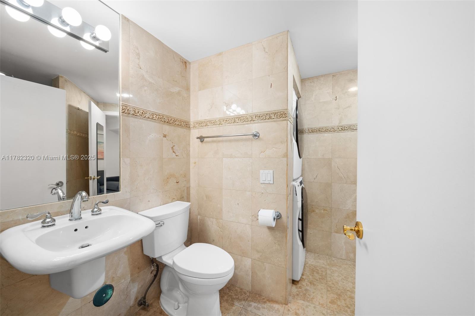 GREEN DIAMOND CONDO - Residential Lease