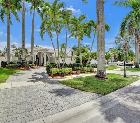 Photo of 10828 NW 5th St, Plantation, FL 33324 (MLS # A11842276)