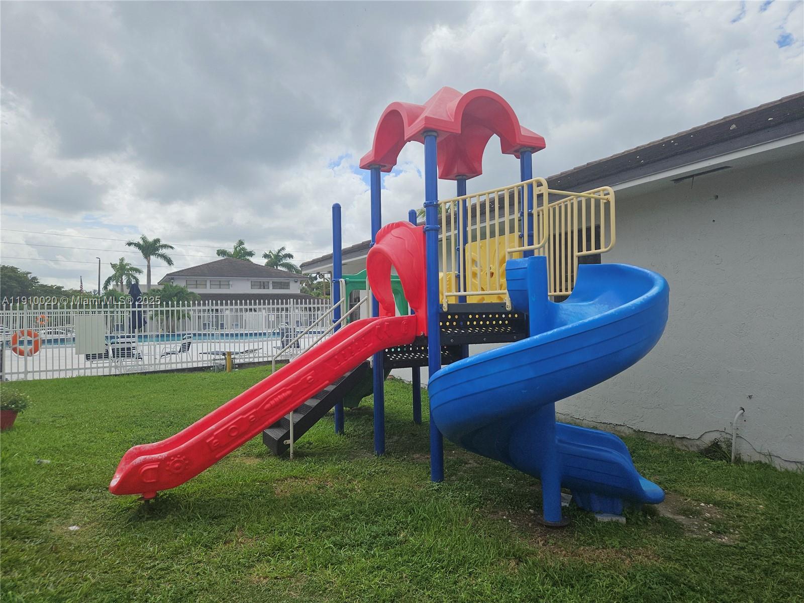 FONTAINEBLEAU GARDENS CON - Residential Lease