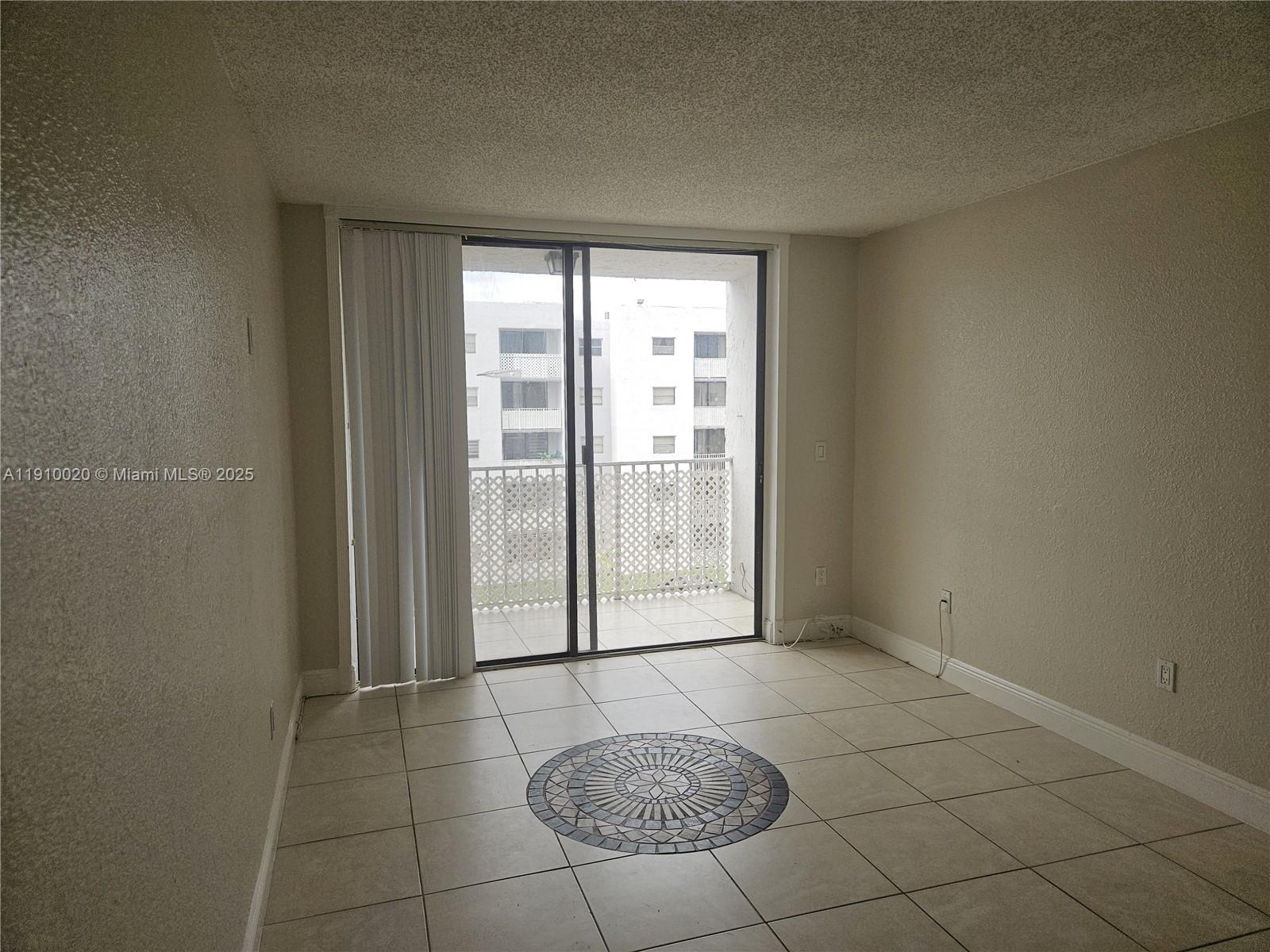 FONTAINEBLEAU GARDENS CON - Residential Lease