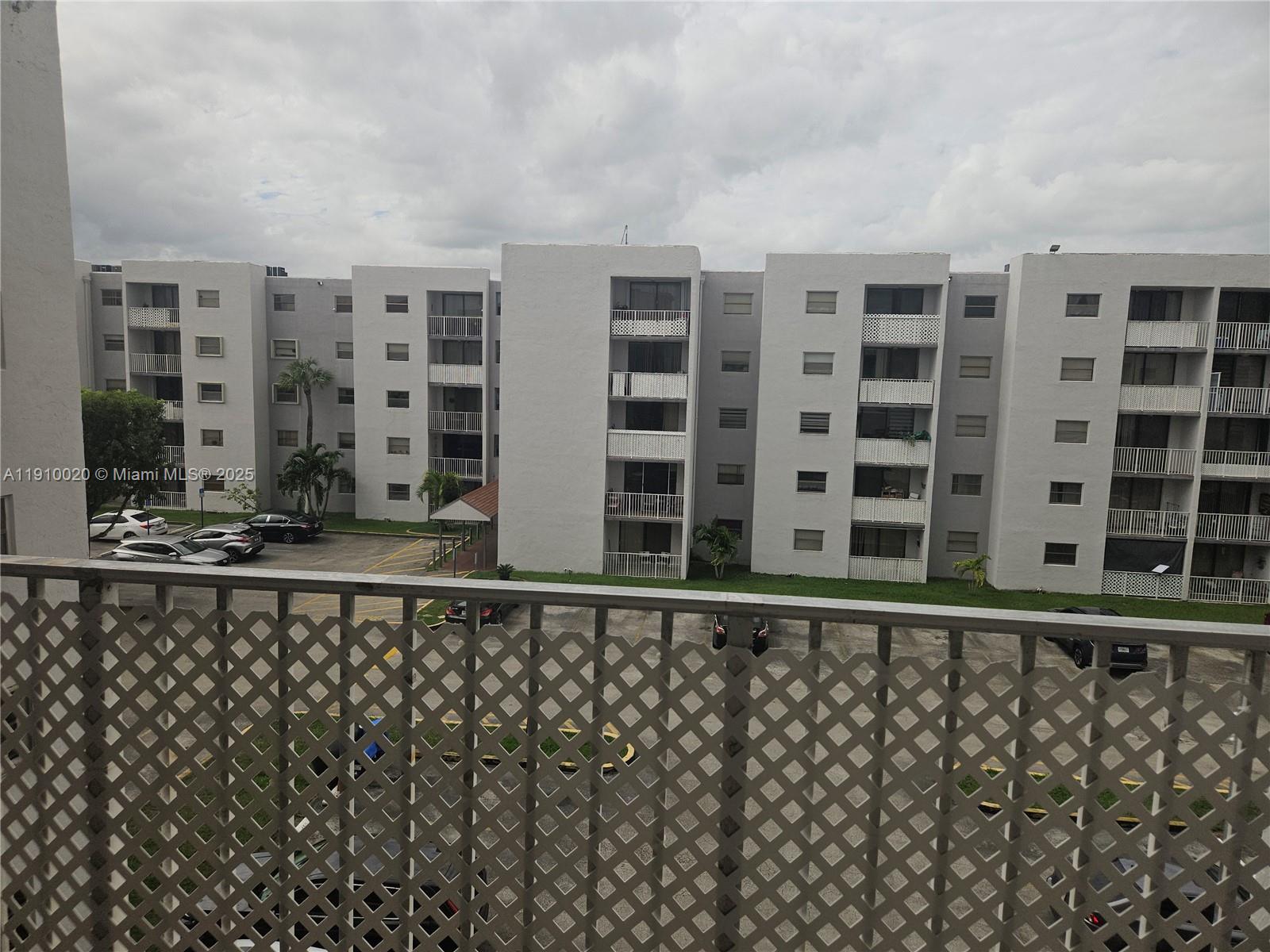 FONTAINEBLEAU GARDENS CON - Residential Lease