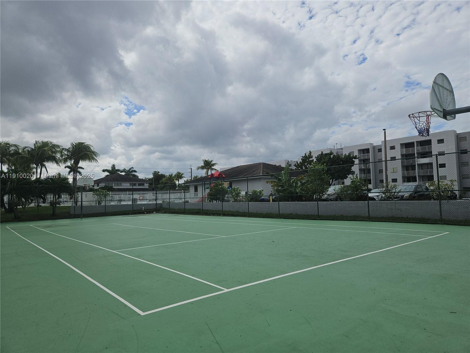 FONTAINEBLEAU GARDENS CON - Residential Lease