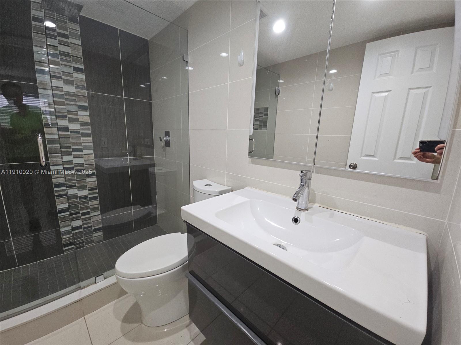 FONTAINEBLEAU GARDENS CON - Residential Lease