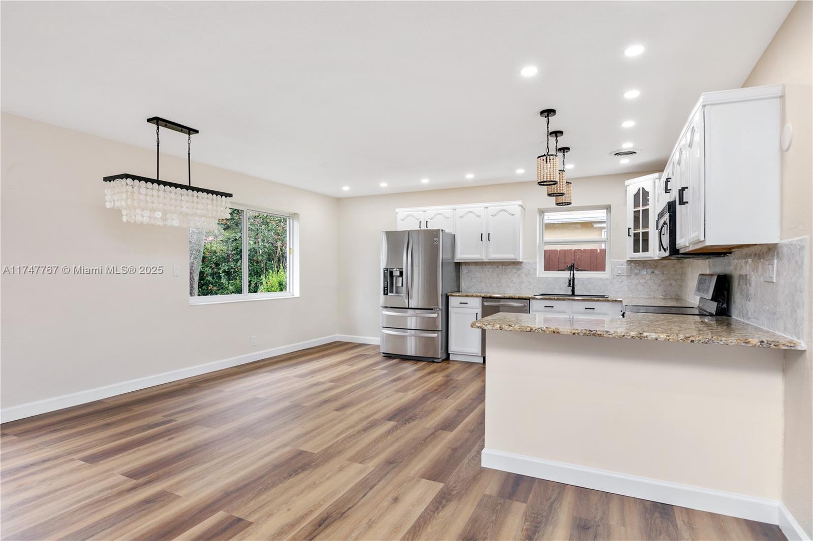 HOLLYWOOD HOMESITES HIGH - Residential Lease