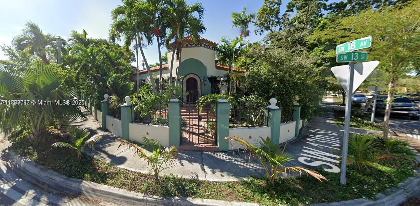 1800 Sw 13 St, Miami, Broward County, Florida - 7 Bedrooms  
5 Bathrooms - 
