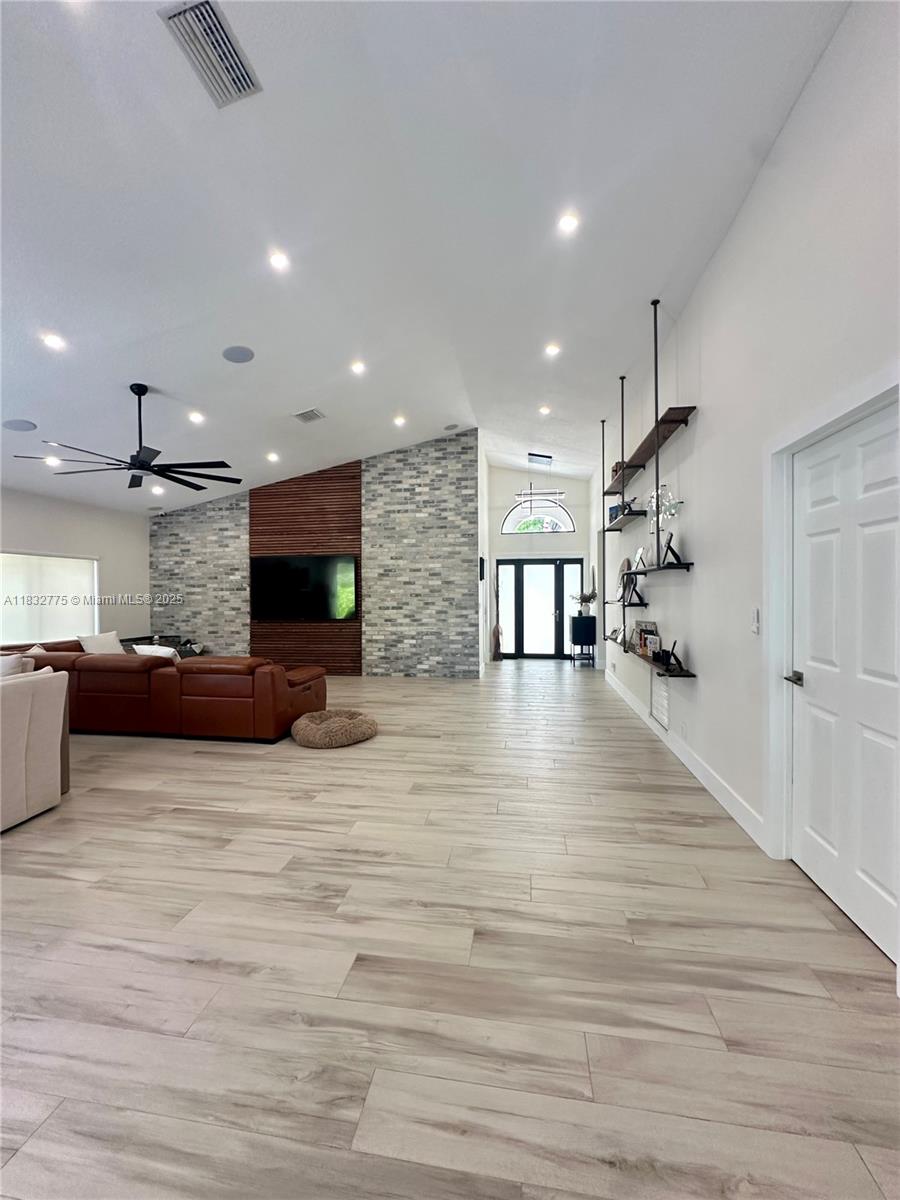 1261 NW 103rd Ave