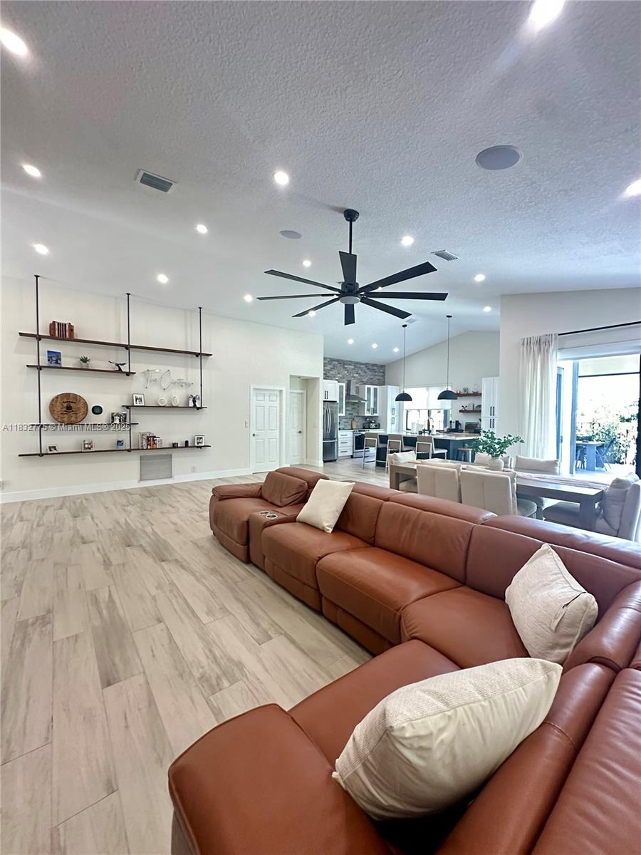 1261 NW 103rd Ave