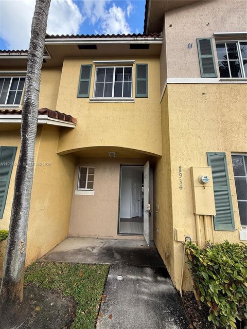 View photos, virtual tours, details... 1934 SW 60th Ave North Lauderdale FL 33068
