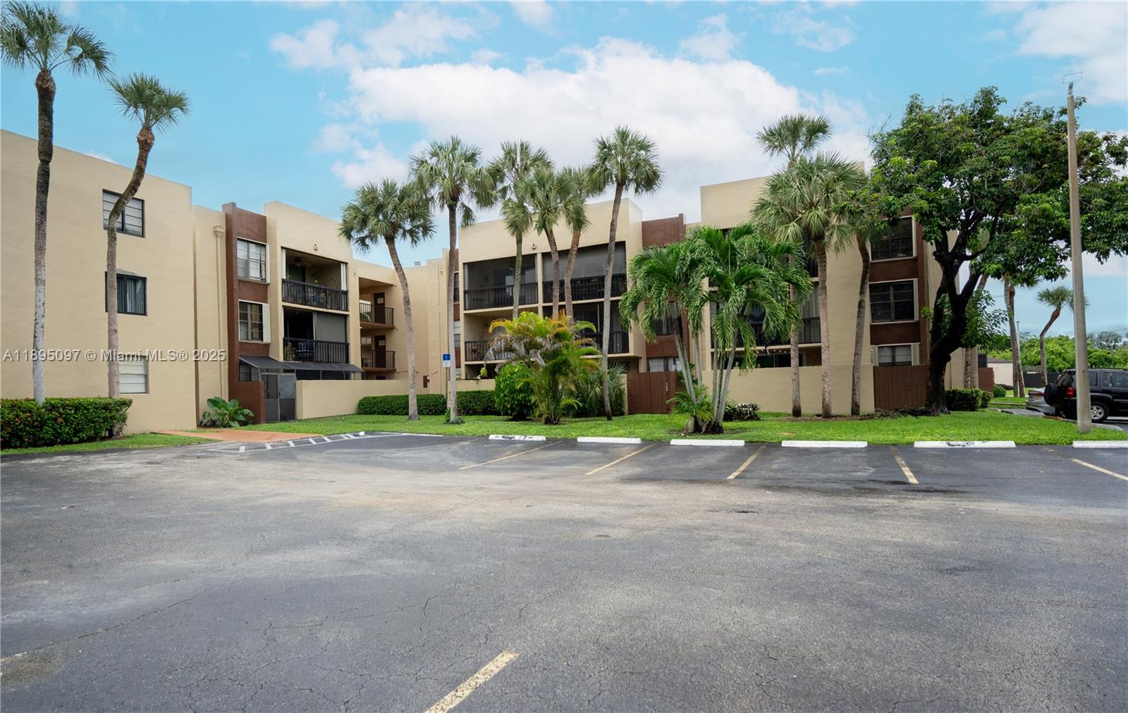 GARDENS OF KENDALL SO CON - Residential Lease