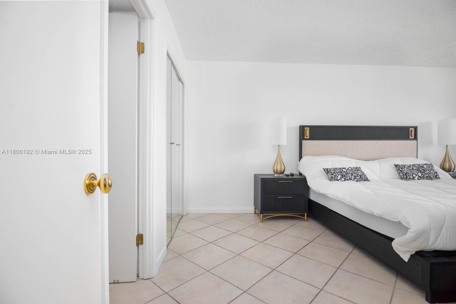 OCEANSIDE PLAZA CONDO - Residential