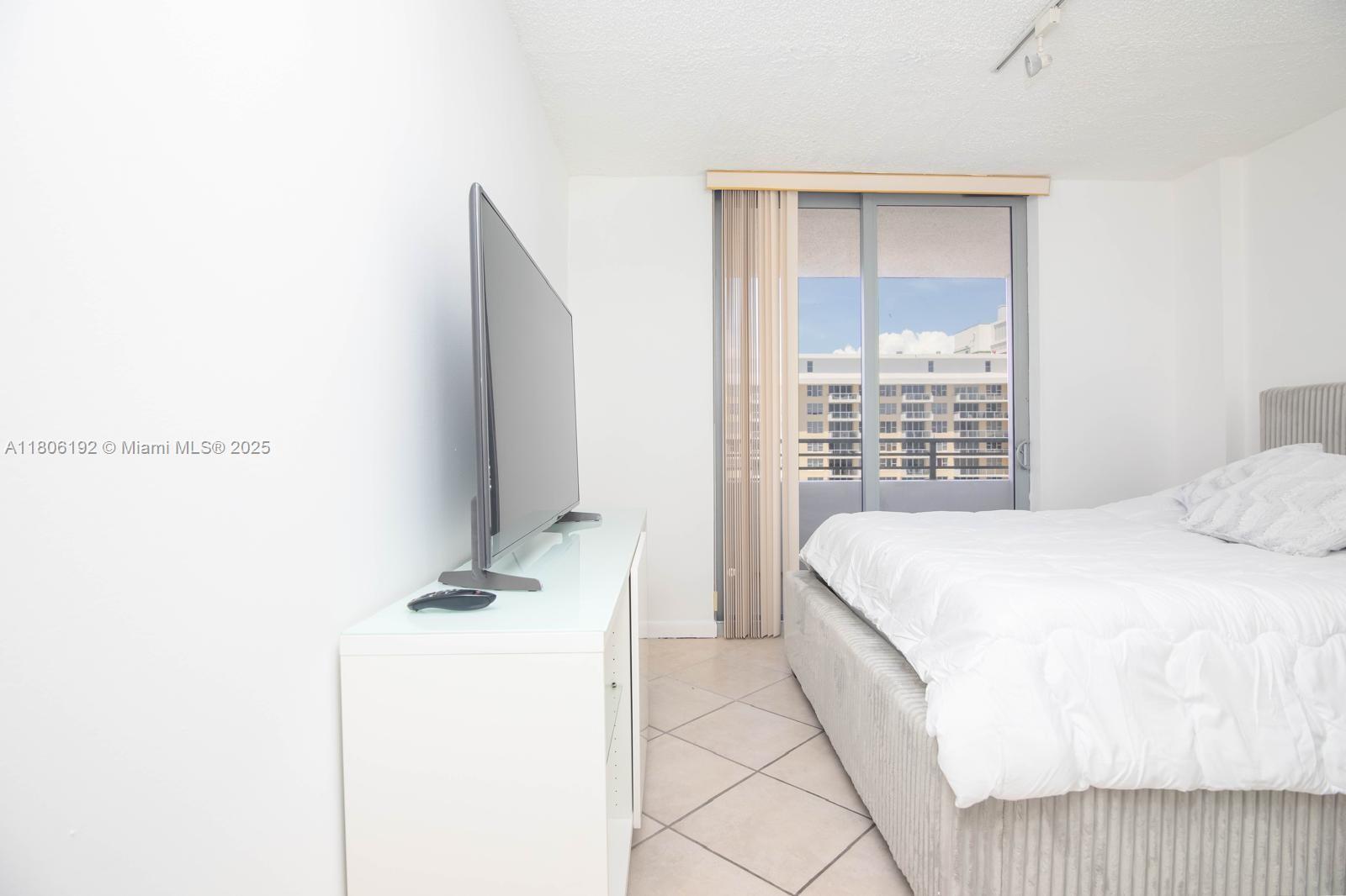 OCEANSIDE PLAZA CONDO - Residential