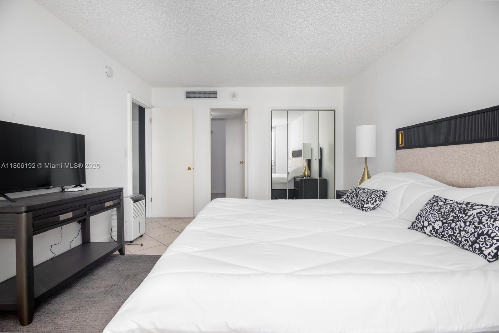 OCEANSIDE PLAZA CONDO - Residential