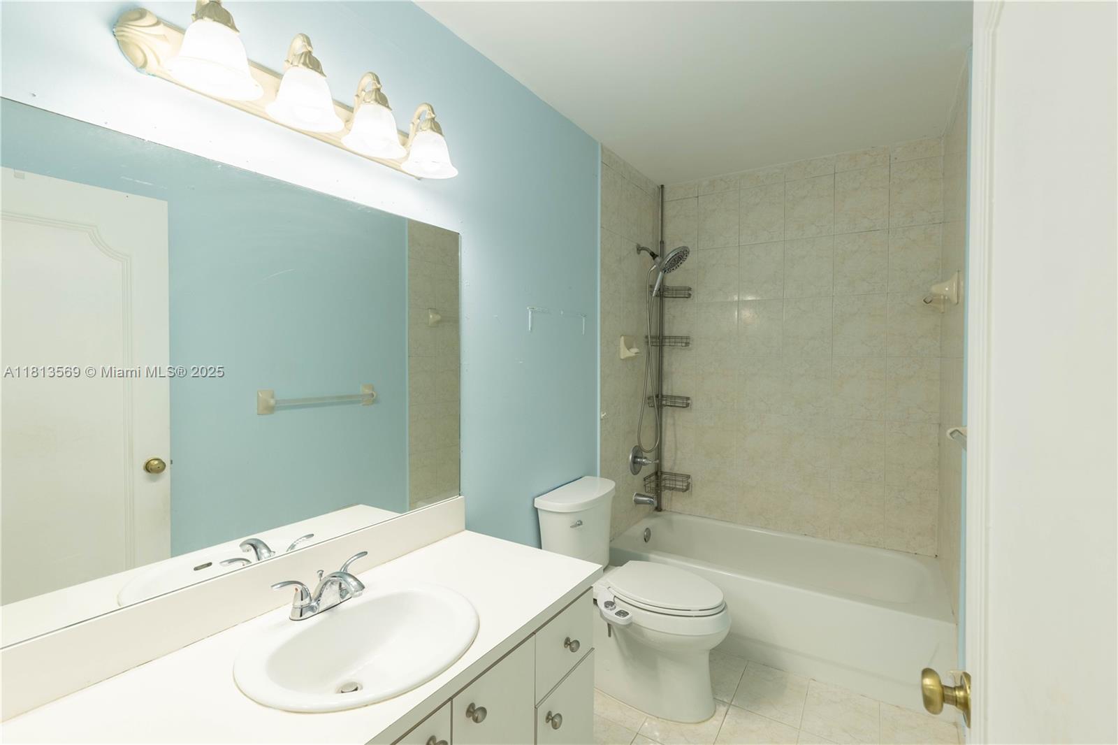 BRISTOL POINTE - Residential