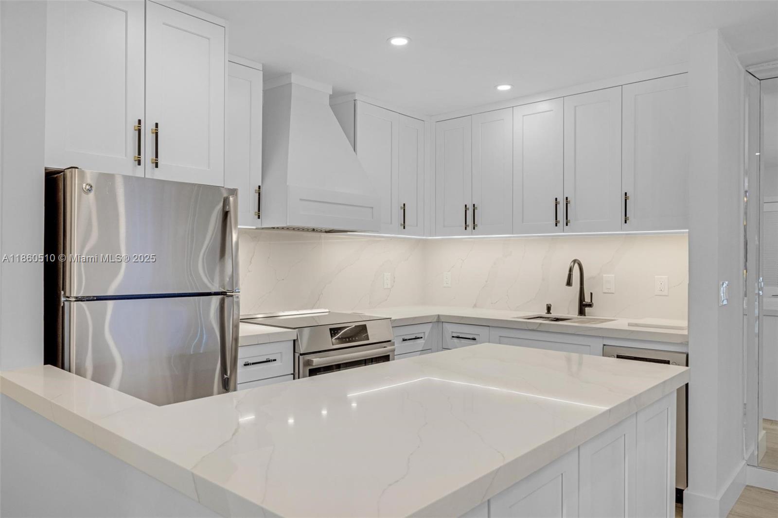 CYPRESS CLUB CONDO - Residential Lease