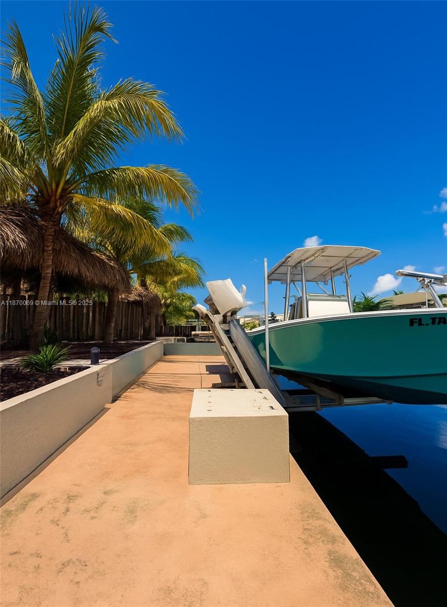 PORT LARGO - Residential Lease