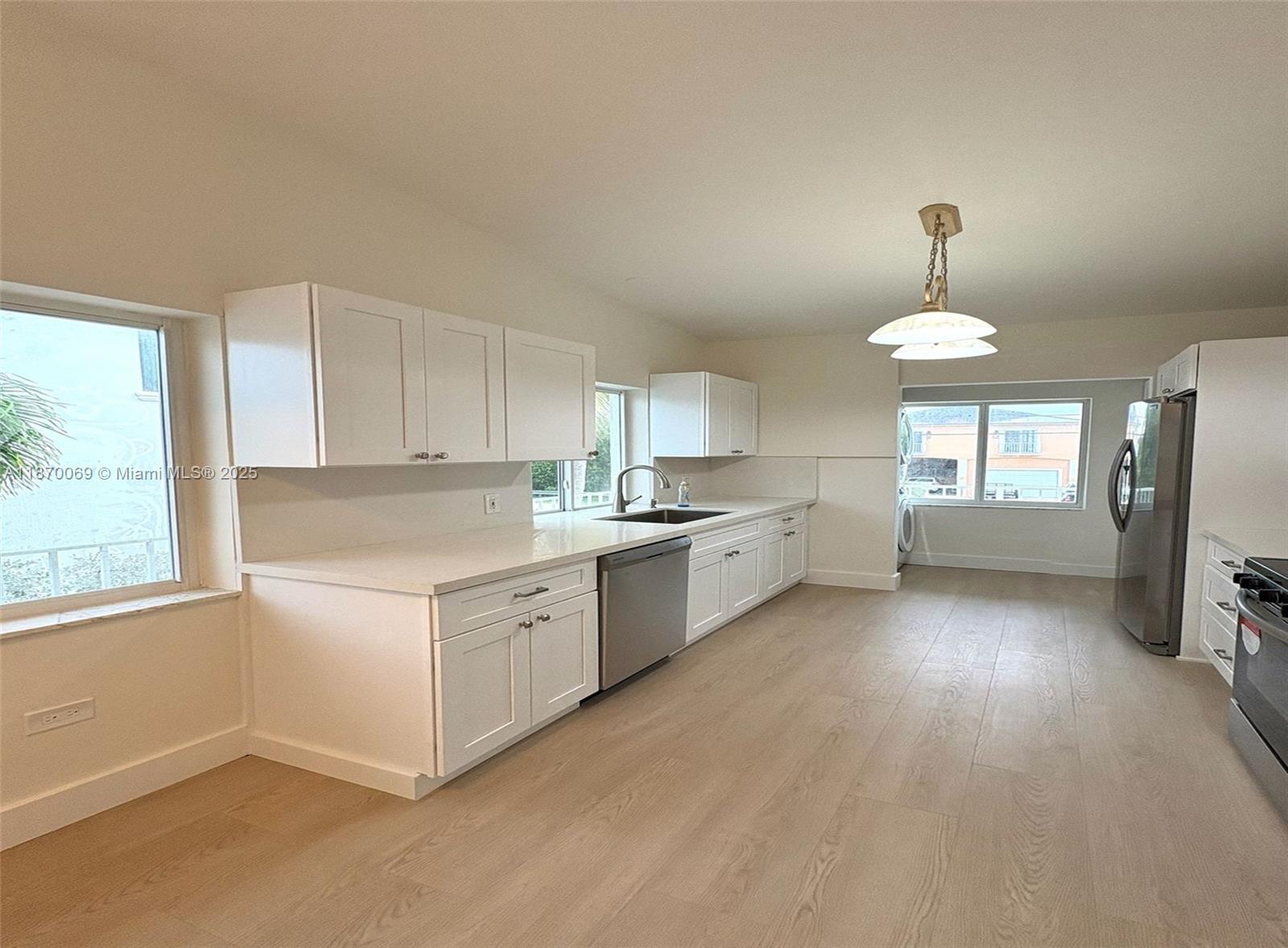 PORT LARGO - Residential Lease