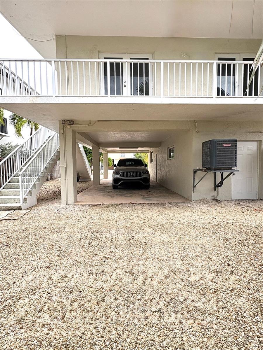 PORT LARGO - Residential Lease