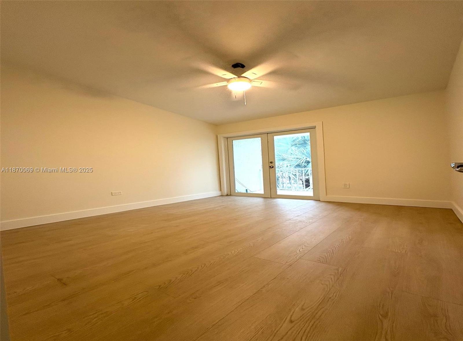 PORT LARGO - Residential Lease