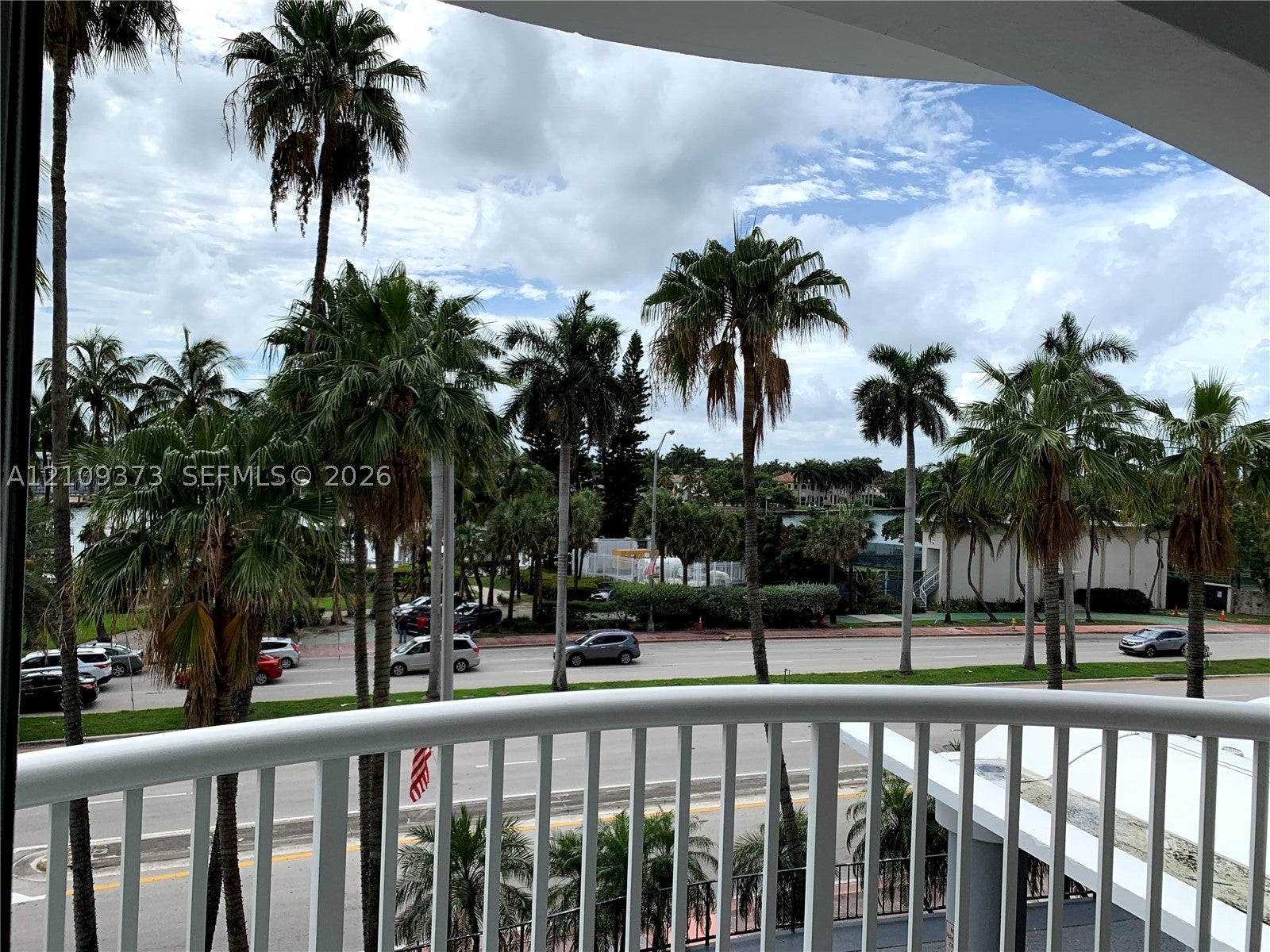 5401 Collins Ave 131